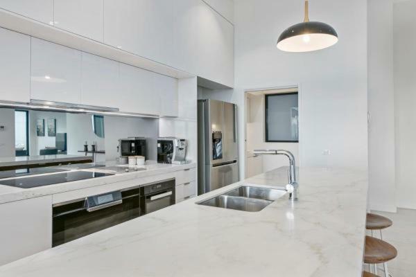 Experience Platinum Hotel Apartments Melbourne City Exterior foto