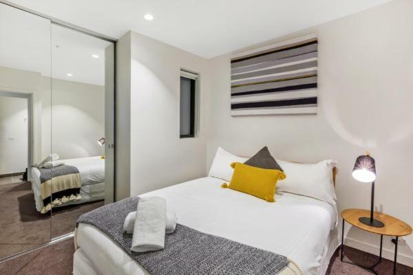 Experience Platinum Hotel Apartments Melbourne City Exterior foto